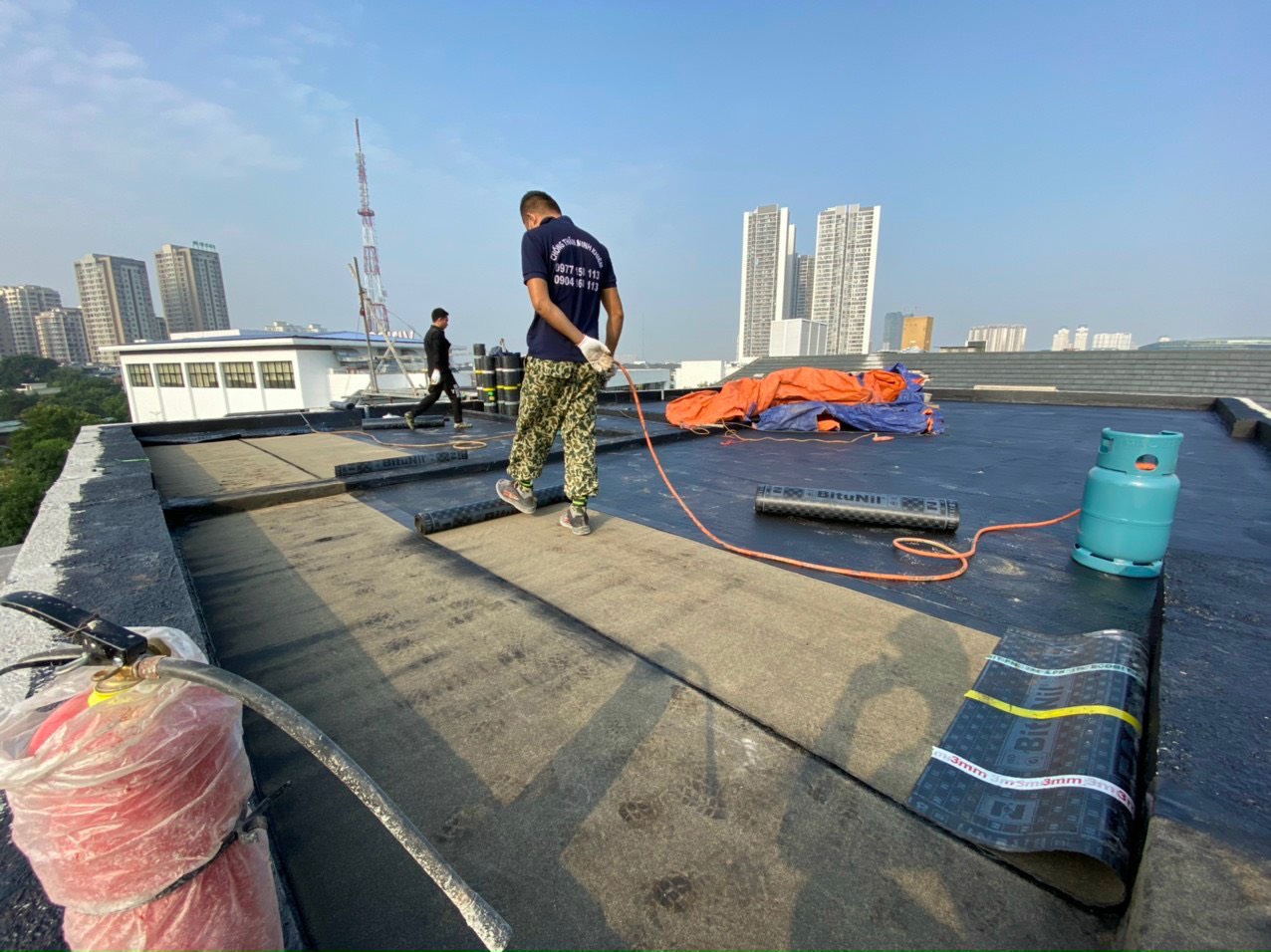 1752382101 - Cách Xử lý chống thấm mái nứt, trần nhà bê tông hiệu quả